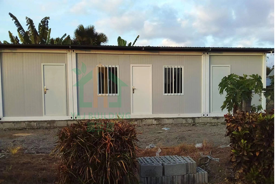 Prefab container house with extra roof