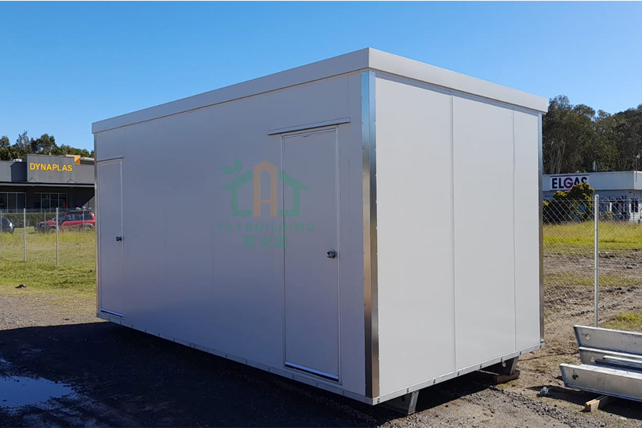 Prefab cabin with toilet 6x3x2.6m