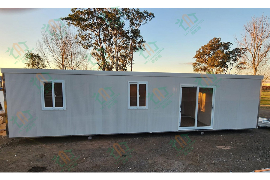 11.9x3.4x2.6m Prefab cabin