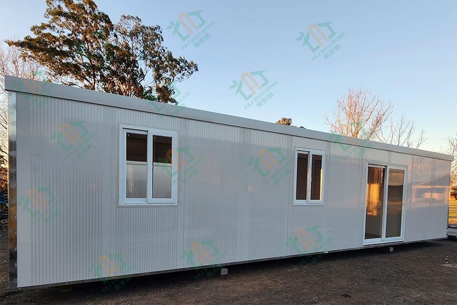 11.9x3.4x2.6m Prefab cabin